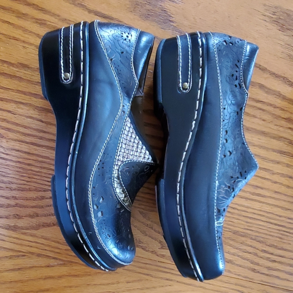 Women's Spring Step L Artiste size 6.